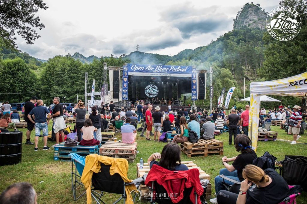 42199586_250636852225567_8176580492687048704_n-1536x1024-1