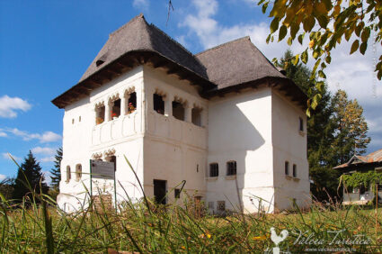 cula-greceanu-horezu-valcea-05-425x282