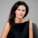 31% dintre respondente s-au simțit discriminate la locul de muncă din cauza statutului de mamă. 1 din 2 femei și-ar dori să lucreze într-un domeniu în care să aibă mai mult timp liber. 40% ascund situațiile delicate legate de copii pentru că se tem să nu fie considerate „angajat – problemă”