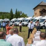 Vești bune pentru elevii vâlceni! ÎNCĂ 20 DE MICROBUZE ELECTRICE LIVRATE ASTĂZI!